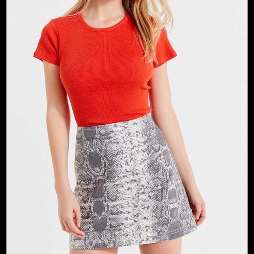 URBAN OUTFITTERS Snakeskin Print Mini skirt